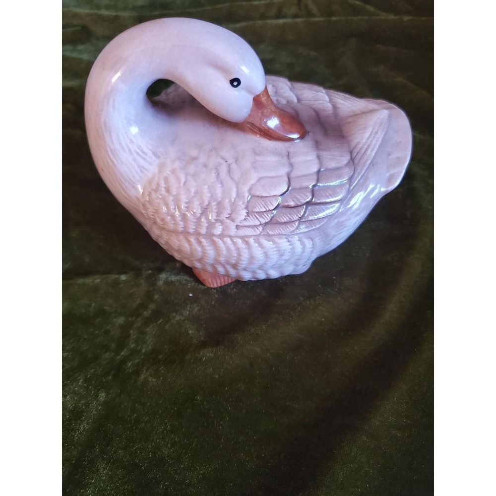 Vintage Ceramic Swan Figurine, IGI Impulse Giftware 1987 Decor